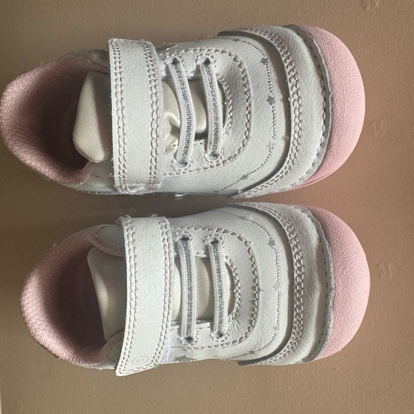 Gentle used stride rite toddler shoes - Picture 2 of 3